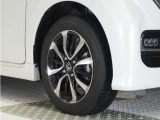 認定中古車では、厳しいHonda認定基準をクリアした厳選されたHonda認定中古車のみ、取り扱っております。「ご購入前の安心」「納車後の信頼」を車両と一緒に提供しております。