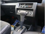 お車選びをお楽しみ頂けるよう、在庫車の展示スペースを十分に確保しております。
