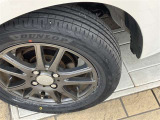 タイヤ残り溝もバッチリ!溝が少ないとスリップしたりブレーキ時の制動距離が長くなってしまいます。交換までまだまだ余裕があるのは経済的にも助かります。