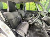 運転席シート廻りは使用感も少なく、良好な状態となっています。前オーナー様が丁寧に使っていたことがよくわかりますね。