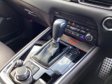 アクセルペダルを踏み込む量や速さに応じて変速パターンをし、人馬一体の運転感覚を発揮してくれる6速オートマ!