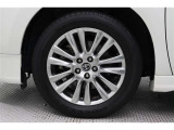 純正アルミホイールです。235/55R18