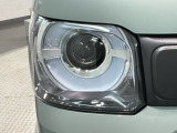 LEDヘッドライトは、点灯の瞬間から最大光量を発揮し、突然暗くなるトンネルなどでの安定感を高めます。