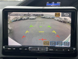 【バックモニター】後ろのカメラの映像をモニターに映し出すことができます!後方の見えない死角や、障害物との距離感をしっかり確認することができます!駐車が苦手な方におすすめです。