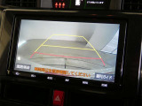 車庫入れや駐車で威力を発揮するのがバックモニター!ナビディスプレイに後ろの様子が映し出されるから安心です。