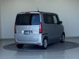 バックカメラが付いているのでバックでの車庫入れも安心です。