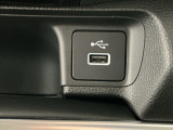 【USBポート】USBポートも装備されています♪スマートフォンのオーディオに連携も可能です。今や欠かせない装備の一つです!