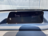 Apple Carplay・Android Auto対応!マツダ コネクト(コマンダーコントロール)でスマートフォンを操作して、通話、音楽を聴いたり、マップで目的地を調べることができます。