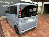 フロントだけでなく、バックソナーも付いてるので駐車時もバッチリ補助してくれます(*^^*)