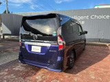 フロントだけでなく、バックソナーも付いてるので駐車時もバッチリ補助してくれます(*^^*)
