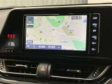 純正ナビを装備。タッチパネル式で使いやすく、お出かけもラクラクです。
