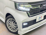 【LEDヘッドライト】悪天候や夜間走行時も良好な視界を確保し安心して運転できる高輝度LEDヘッドライトを装備!点灯速度が早く、消費電力も抑えられています。