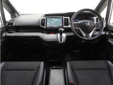 ◆インテリアパネル◆視界広々で非常に運転しやすくロングドライブでも疲れを感じさせないすっきりとまとまったインパネ周りです。