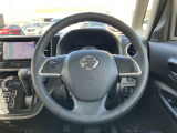 ステアリングスイッチ搭載!ハンドルひとつで手を離さなくても運転中視線をそらさなくても操作が出来て便利です