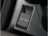 12V・120Wのアクセサリーソケットです!車内で電源が必要な機器を使用する際にお使いいただけます!!