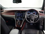 オシャレなインテリアで運転する気分も盛り上がりますよね^^