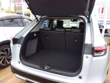 フル乗車でもしっかり荷物が載せられます! トノカバー付き♪