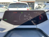 とっても見やすいメーターです。夜間時はラグジュアリーな気分にさせてくれる照明が魅力ですので、夜のドライブも楽しみになりますよ♪