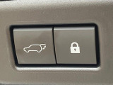 【パワーバックドア】スマートキーや運転席のボタンを押すだけでリアゲートが自動で開閉します!荷物を持っている時や、高い位置にあるバックドアを閉める際に便利な機能です♪