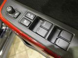 ご納車後の定期的点検に合わせて、「エンジンオイル&フィルター交換」を行うお得なメンテナンスパッケージの「安心メンテナンスパック」をおすすめしております。詳細については当店スタッフまでお尋ねください。