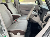 運転席・助手席の方が座るシートです。実際お座りいただくのが、分かりやすいと思います。お気軽にご来店ください