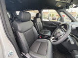 1列目シートです。足元までゆったりとご乗車頂けます!!