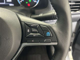 プロパイロットを装備しております。前方の車との車間を設定し、スピードを上げたり緩めたりを自動で行ってくれる追尾式の「レーダークルーズ」。上級装備の一つです!高級車にしかつかない嬉しい機能です。
