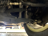 お車を安心してお乗りいただく為には、足回りの定期点検が欠かせません。サービスサポート(有償保証)では無料点検もご提供しており、安心のカーライフをお過ごしいただけるサポート体制が整っています。