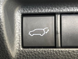 【パワーバックドア】スマートキーや運転席のボタンを押すだけでリアゲートが自動で開閉します!荷物を持っている時や、高い位置にあるバックドアを閉める際に便利な機能です♪