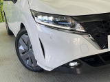 【LEDヘッドライト】悪天候や夜間走行時も良好な視界を確保し安心して運転できる高輝度LEDヘッドライトを装備!点灯速度が早く、消費電力も抑えられています。