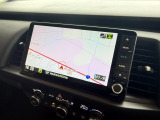 インテリアに馴染む純正ナビがついております。Honda自慢のインターナビは渋滞情報だけでなく天気情報、災害情報、安否情報など多彩な情報をご提供するHonda独自の「通信型ナビ」となっております。