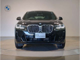 【キドニーグリル】BMWは約90年もの間、ほぼ全ての車両にひと目でBMWだと分かるこの特徴的なフロントグリルが備えられ、デザイン・アイコンとして親しまれてきました。