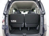 タテにもヨコにもワイドなテールゲート開口部と、低い開口部地上高により、重い荷物も簡単に積み込むことができます。広いラゲッジスペースで、普段使いから旅行まで、ざまざまなシーンで大活躍です。