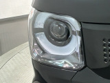 LEDヘッドライトは、点灯の瞬間から最大光量を発揮し、突然暗くなるトンネルなどでの安定感を高めます。