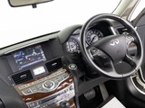 ★使いやすさや安全性を追求したステアリング周り!高級車ゆえにスイッチ類が多いのも特徴ですね!考え尽くされた配置ですぐに使いこなす事が出来ますのでご安心下さい!是非、体感してみて下さい!!