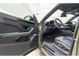 Seats in leather with Performante trim