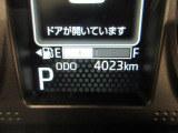 たとえばダイハツのお店にある、たくさんのスマアシ搭載車は、正常に作動する事をしっかり確認します。
