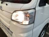 ヘッドライトで、個性も光る 、長く乗っていたい車です。