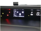 とっても見やすいメーターです。夜間時はラグジュアリーな気分にさせてくれる照明が魅力ですので、夜のドライブも楽しみになりますよ♪