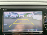 【バックカメラ(3モード)】視点を切り替えて後方を確認でき、駐車や車庫入れも安心です。