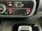 運転席/助手席シートヒーターで寒い日もすぐに温かくなり快適に過ごせます。2段階の温度調整が可能です