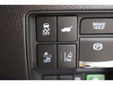 パワーテールゲート装備!荷物を持っていてもスイッチ一つでテールゲートの開閉が可能です!パワーテールゲートは運転席からも操作することが可能です!