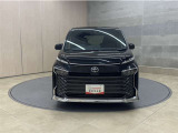 お車購入のポイントとなるフロントマスクです。上質で迫力あるデザインですね☆☆