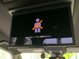 【フリップダウンモニター】大画面モニターで後席でもエンタメをお楽しみいただけます。小さなお子様にも大人気の装備です♪