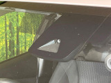 【トヨタセーフティセンス】走行中に前方の車両等を認識し、衝突しそうな時は警報とブレーキで衝突回避と被害軽減をアシスト。より安全にドライブをお楽しみいただけます。