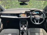 Audiのインテリアはエクステリア同様、優れたデザイン性とクオリティ、そして機能性を兼ね備えております。