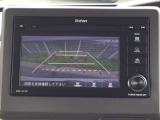 バックモニター付きで、車庫入れやバック時の後方確認をしっかりサポート。モニターに映し出される映像で死角も確認しやすく、狭い場所での駐車や後退時の操作をより安心して行えます。