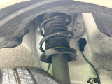 お車を安心してお乗りいただく為には、足回りの定期点検が欠かせません。サービスサポート(有償保証)では無料点検もご提供しており、安心のカーライフをお過ごしいただけるサポート体制が整っています。