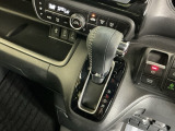 発進時から滑らかに加速する無段階変速のCVTはストップ&ゴーの多い街の中も快適です