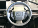 【純正革巻きステアリング】上質な革を使用することで、手にしっかり馴染みとても運転しやすいハンドルです♪